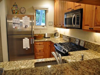 Three Bedroom Vacation Town Home with Loft & Hot Tub